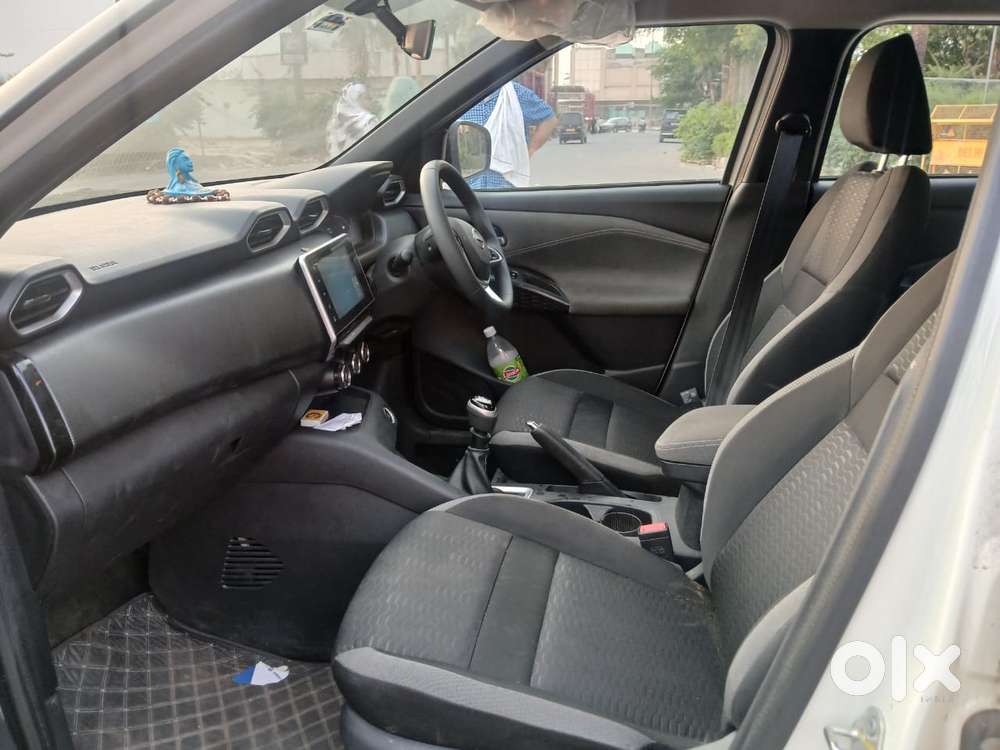 Nissan Magnite 1.0 Xv Premium, 2025, Cng & Hybrids