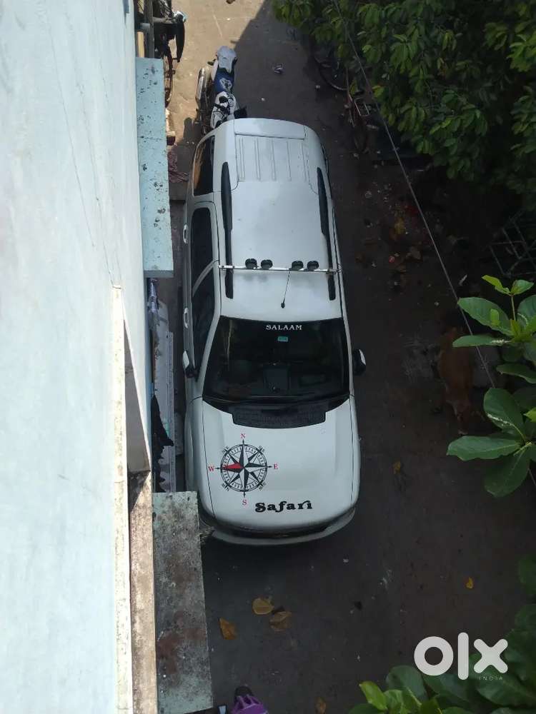 Tata Safari Storme 2013