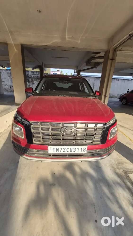 Hyundai Venue 2023 Petrol Well Maintained