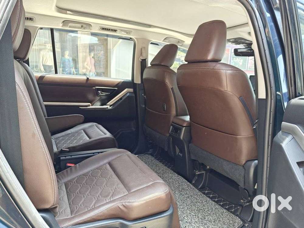 Toyota Innova Hycross 2.0 Zx (o) Hybrid 7 Str, 2024, Petrol