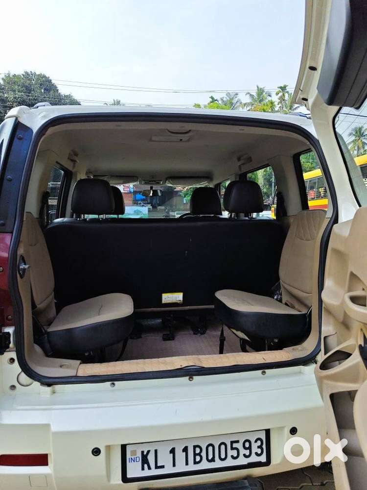 Mahindra Tuv 300 T10 Amt (automatic), 2017, Diesel