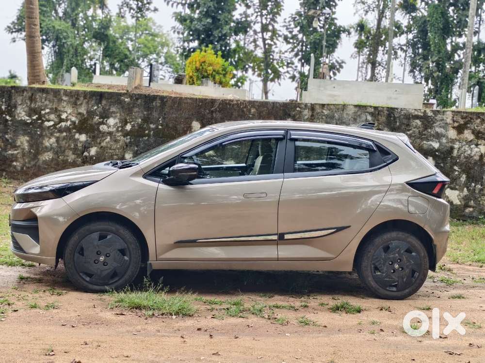 Tata Altroz Creative S, 2025, Petrol