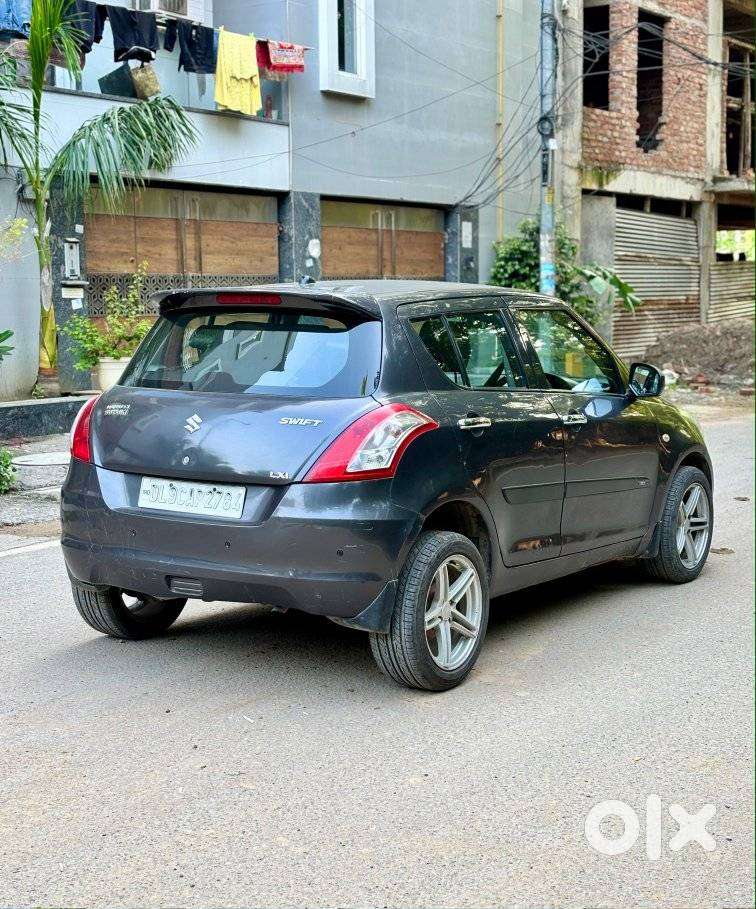 Maruti Suzuki Swift Vxi + Manual, 2017, Cng & Hybrids