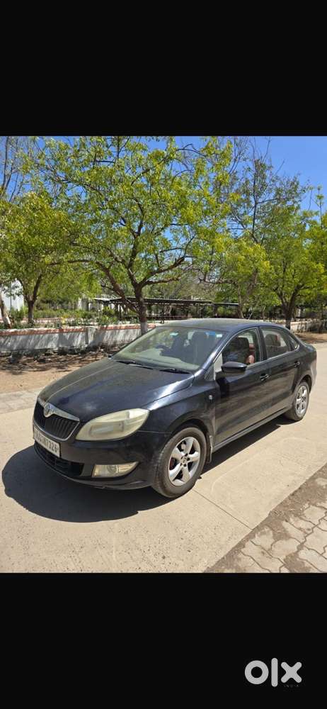 Skoda Rapid Elegance 2012