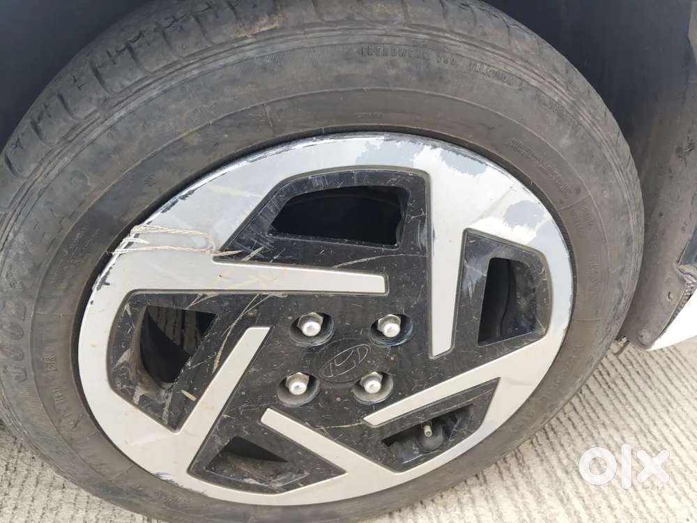 Hyundai Aura 2024 Cng & Hybrids 39704 Km Driven