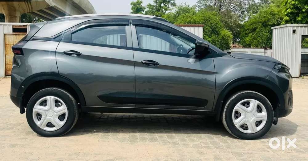 Tata Nexon Smart Plus S 1.2 Revotron Petrol 5 Mt, 2024, Petrol