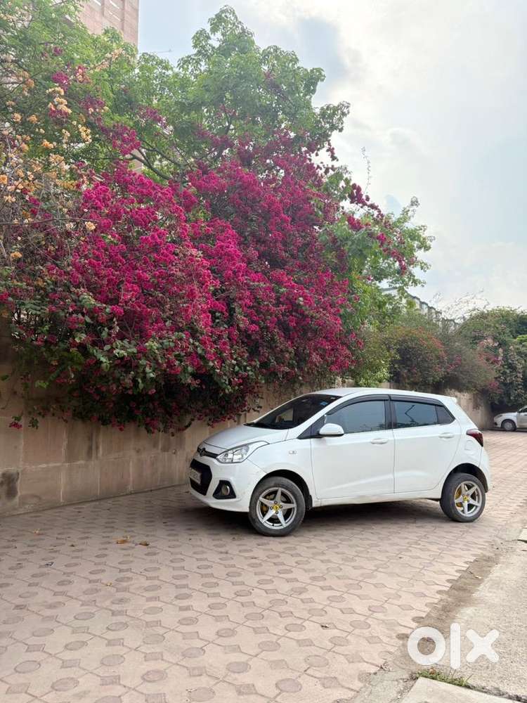 Hyundai Grand I10 2016 Cng & Hybrids Good Condition