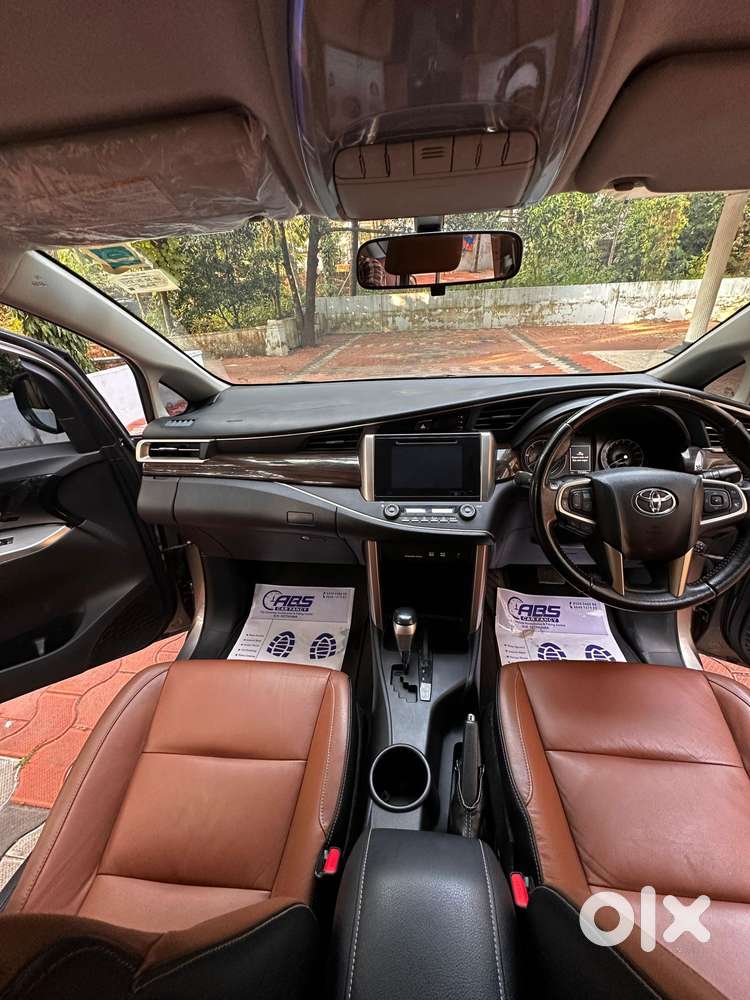 Toyota Innova Crysta 2.8z Automatic, 2016, Diesel