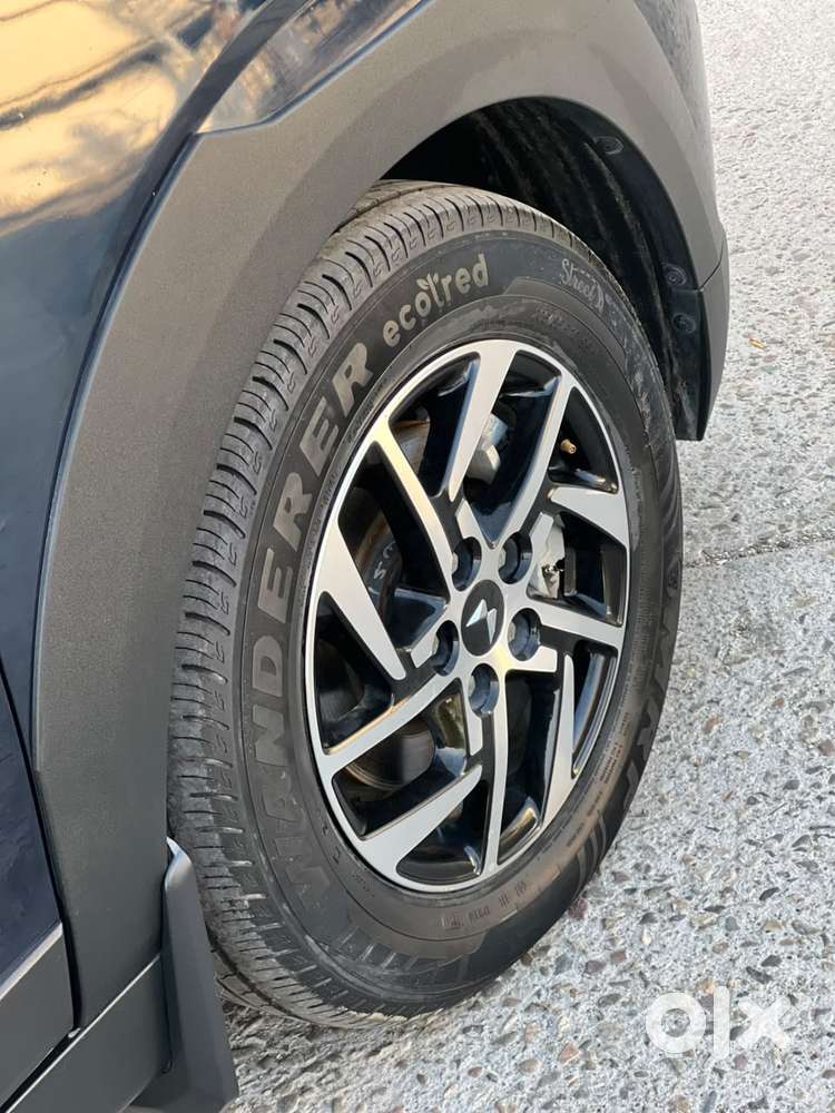 Mahindra Xuv 3xo Ax5l 1.2 Petrol At, 2024, Petrol