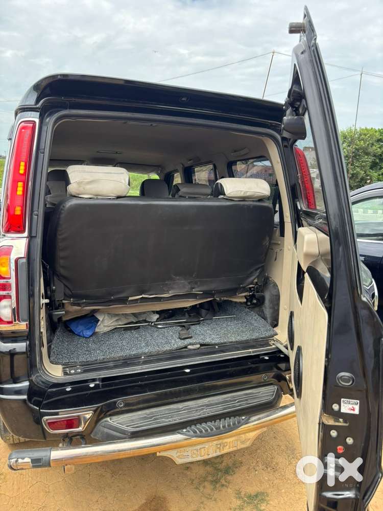 Mahindra Scorpio 2024 S11 First Owner Black