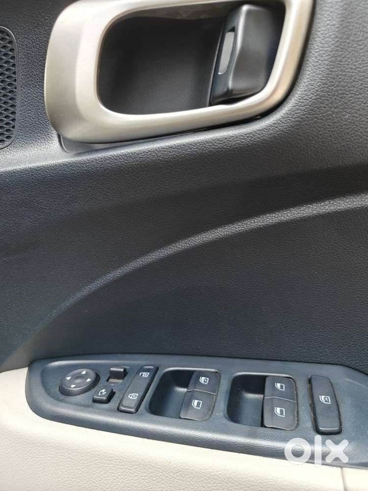 Hyundai Venue Sx Dual Tone Turbo, 2020, Petrol