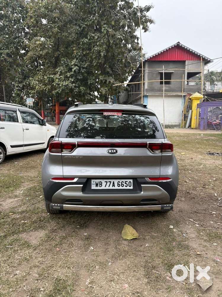 Kia Sonet Petrol 19700 Km Driven