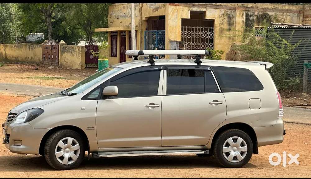 Toyota Innova 2011 Diesel 95000 Km Driven