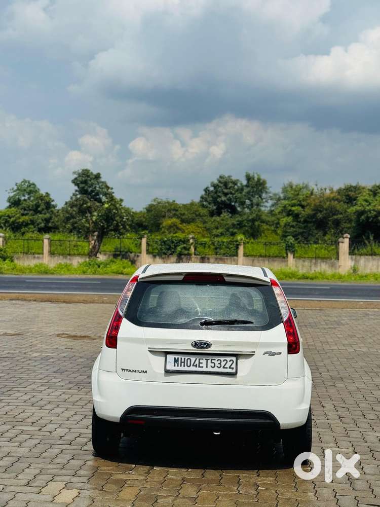 Ford Figo Petrol Titanium, 2011, Petrol