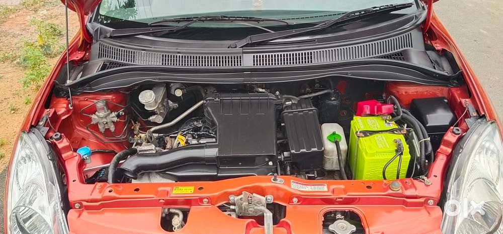 Maruti Suzuki Swift Lxi Bsiv, 2010, Petrol