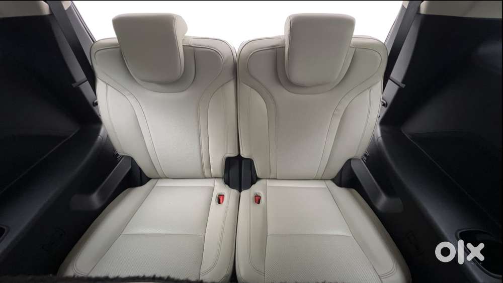 Mahindra Xuv700 2.0 Ax 7 Petrol At Luxury Pack Str, 2022, Petrol
