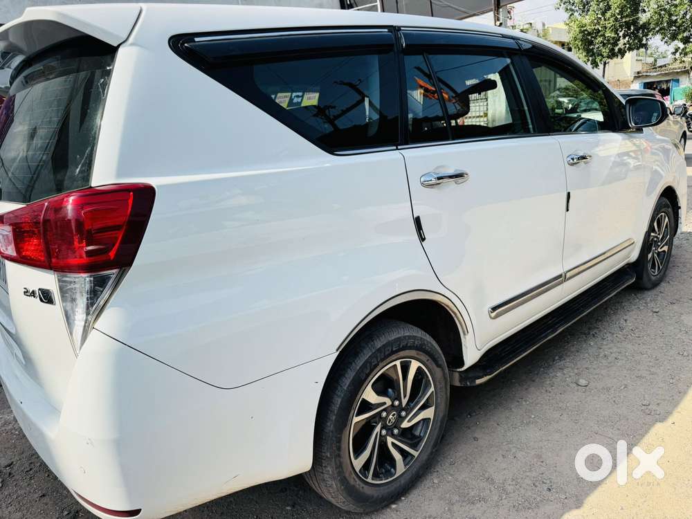 Toyota Innova Crysta 2.4 V 8 Str, 2025, Diesel