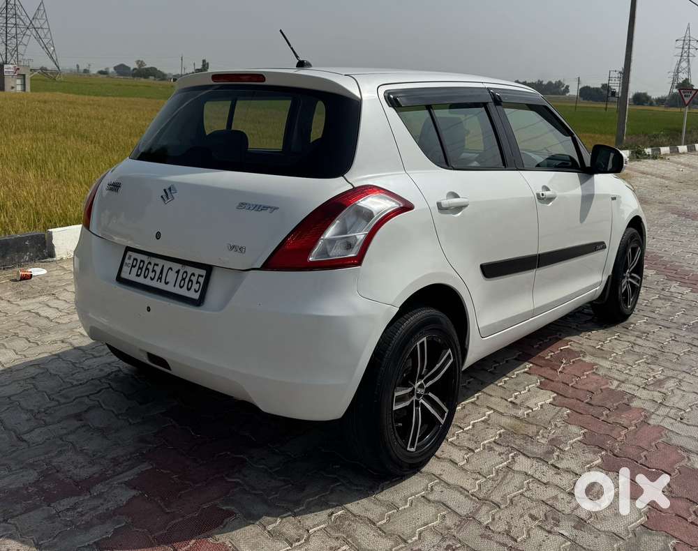 Maruti Suzuki Swift Vxi With Abs, 2015, Petrol