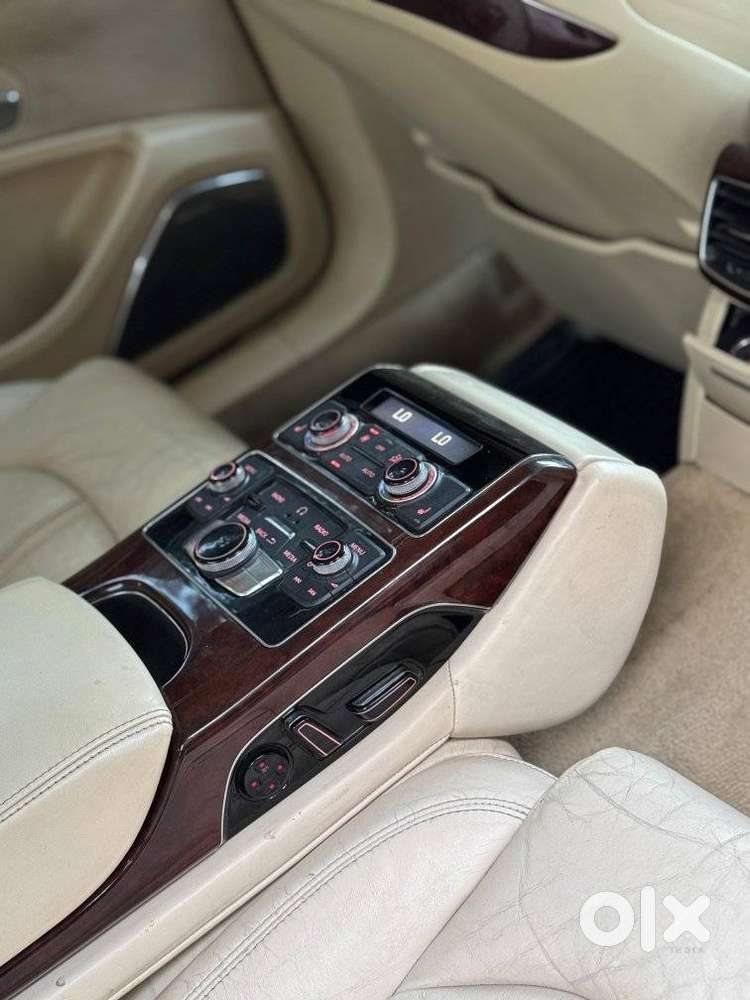 Audi A8 L 2010-2013 4.2 Fsi Quattro, 2011, Petrol