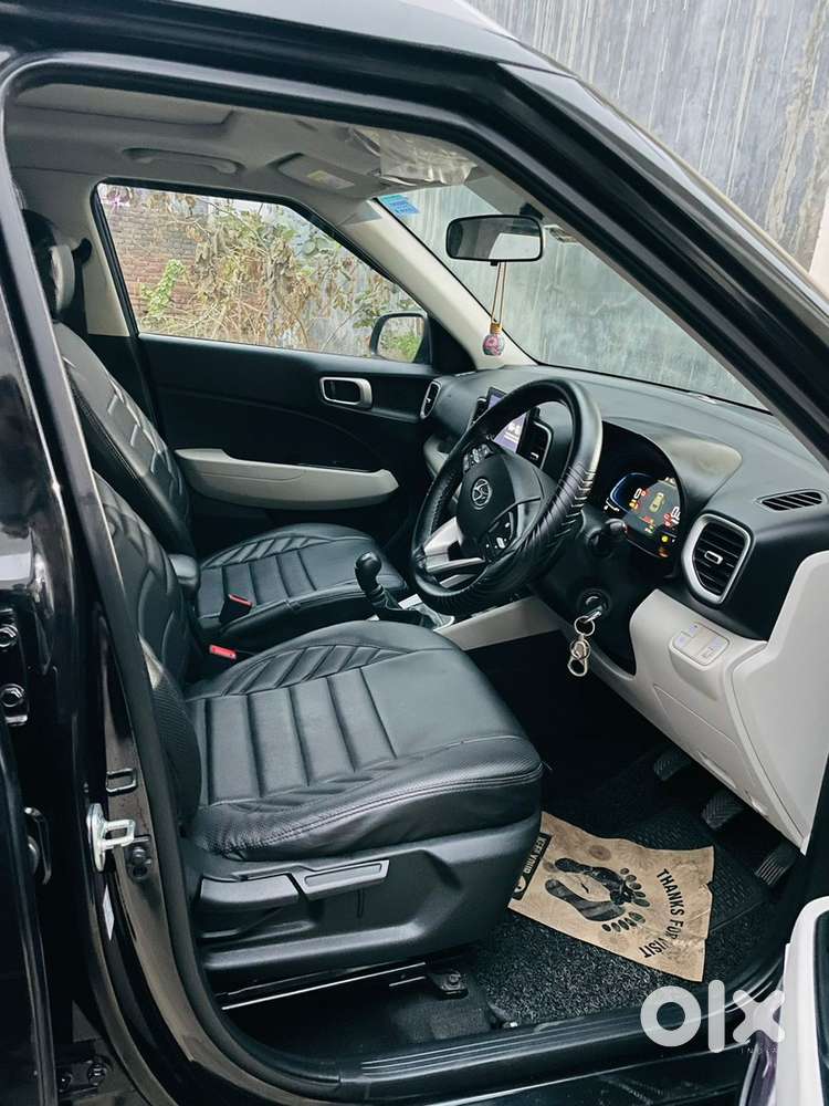 Hyundai Venue Petrol Manual 2024