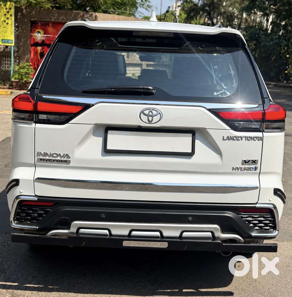 Toyota Innova Hycross 2.0 Vx (o) Hybrid 8 Str, 2024, Petrol