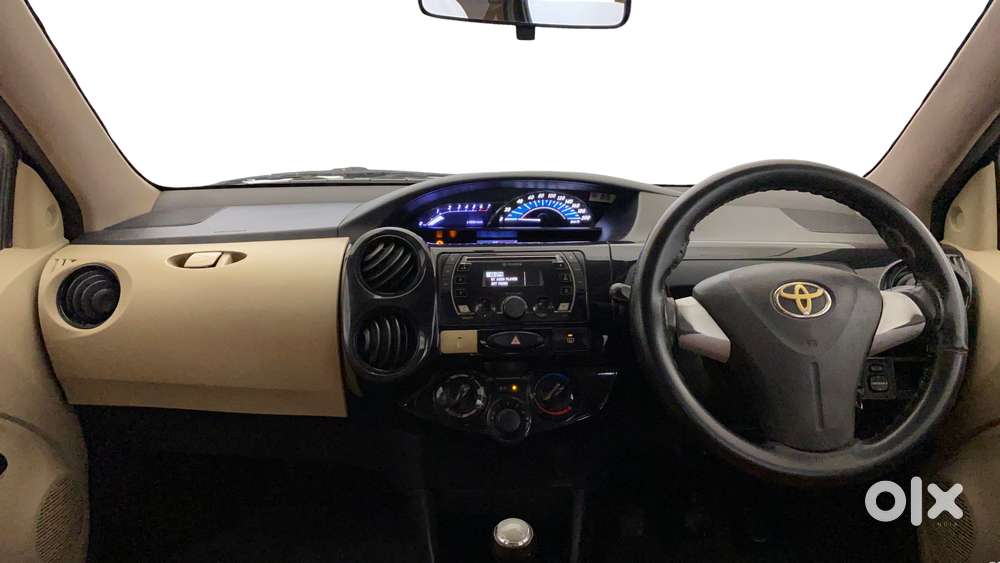 Toyota Etios Liva V Dual Tone, 2019, Petrol
