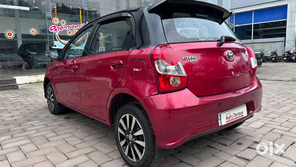 Toyota Etios Liva V Dual Tone, 2019, Petrol