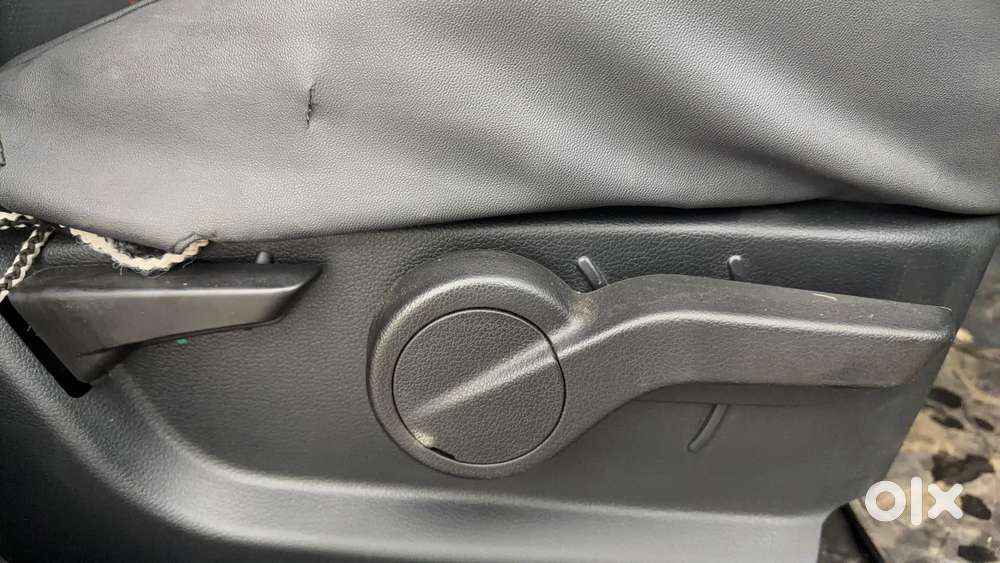 Mahindra Thar Lx 4-str Convertible At, 2022, Petrol