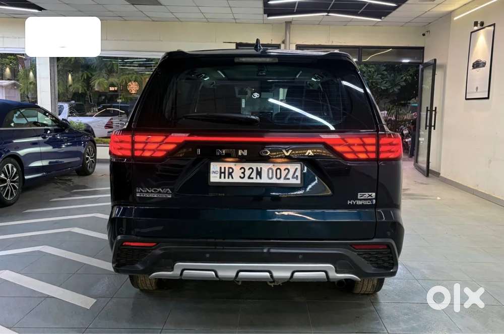 Toyota Innova Hycross 2.0 Zx (o) Hybrid 7 Str, 2024, Petrol