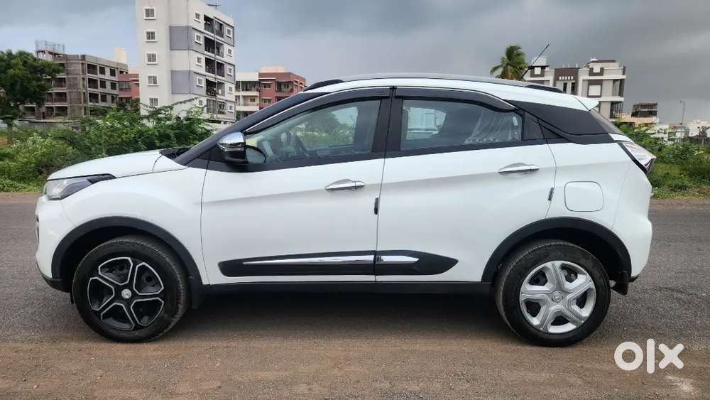 Tata Nexon &ndash;  Petrol
Automatic (second Top Model)