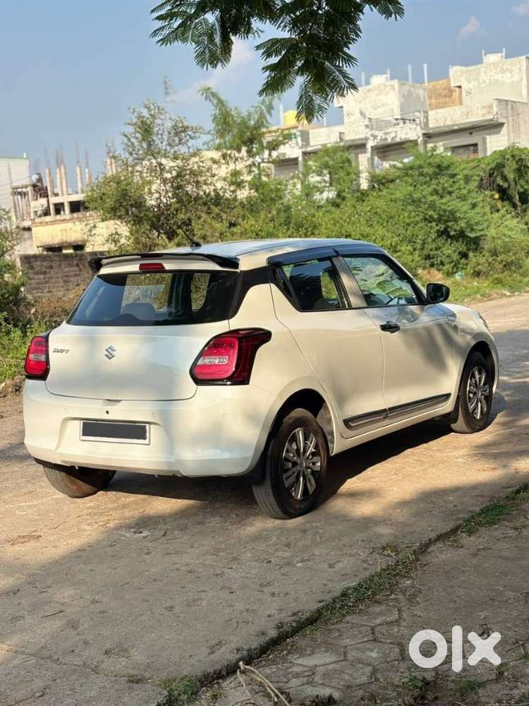 Maruti Suzuki Swift Lxi Option, 2022, Petrol