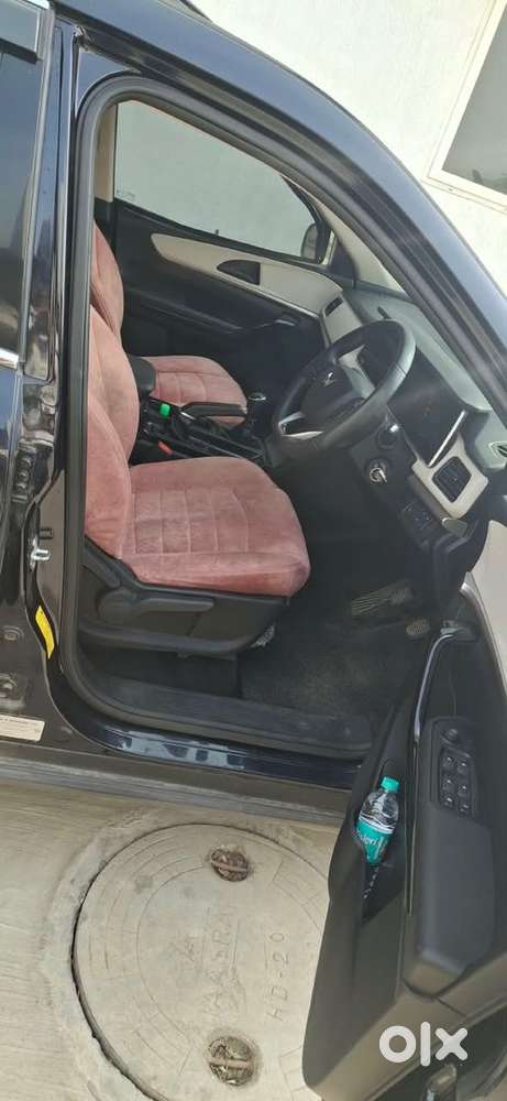 Mahindra Xuv700 Petrol 2023