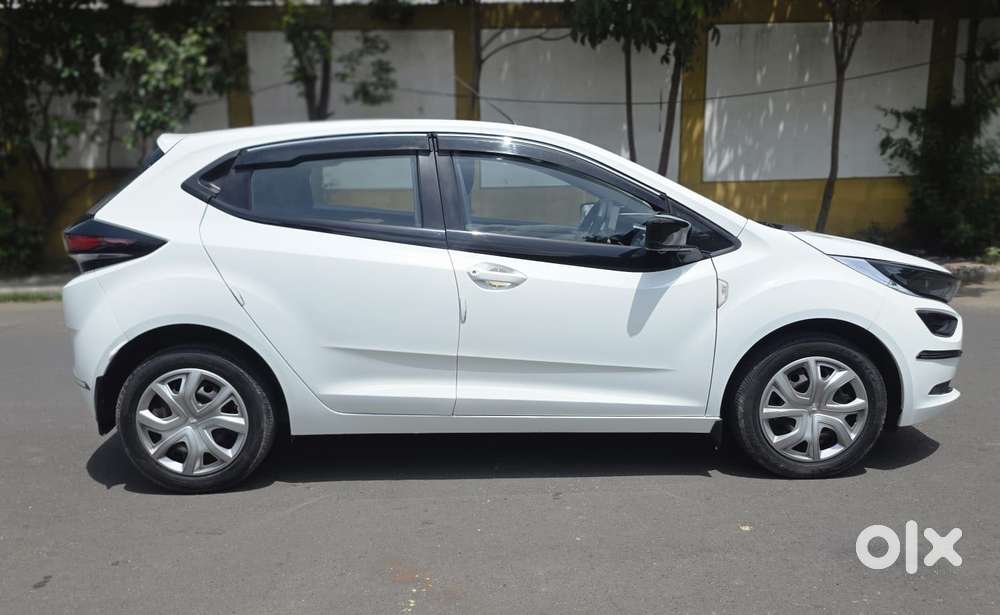 Tata Altroz 1.2 Xt, 2022, Petrol