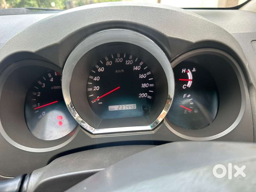 Toyota Fortuner 2011 Diesel Manual