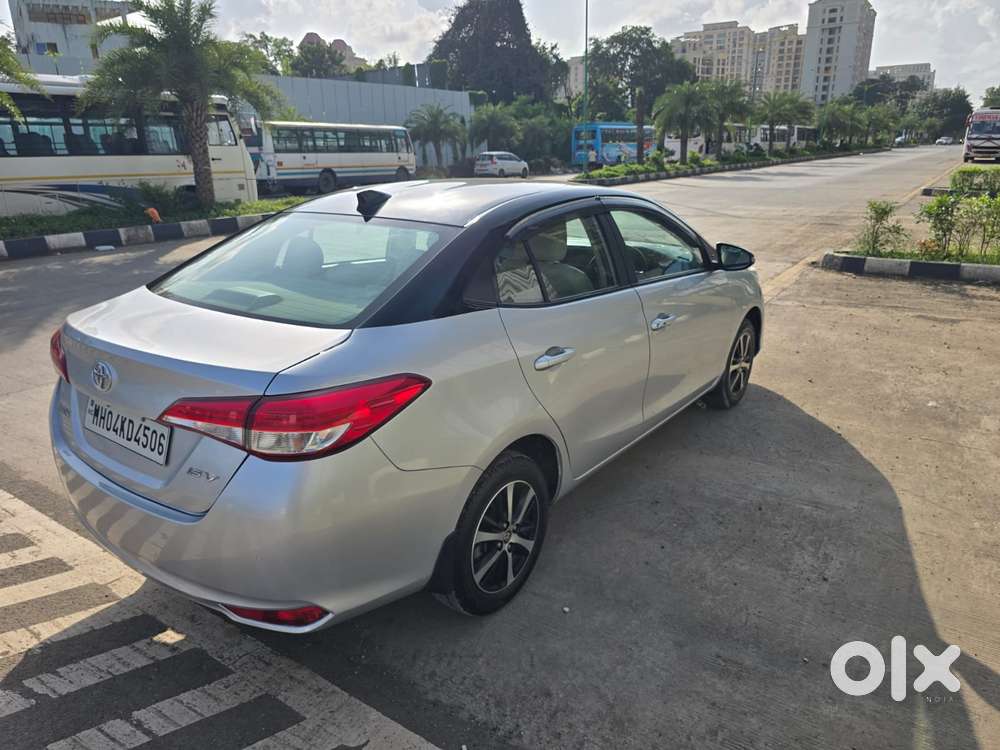Toyota Yaris V Cvt, 2019, Petrol