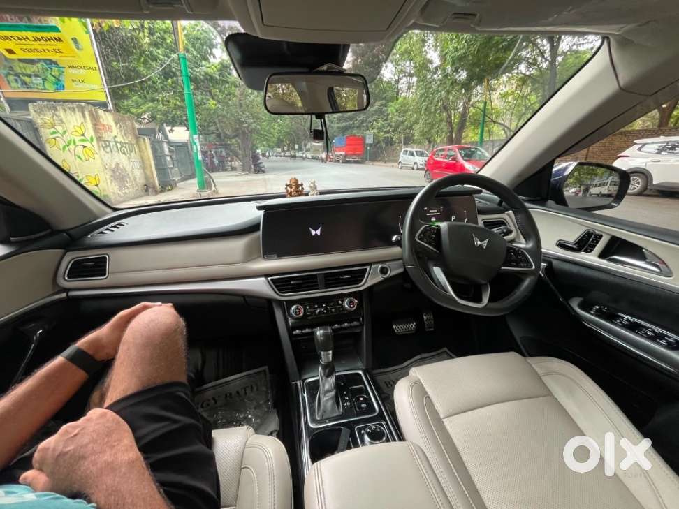 Mahindra Xuv700 2.2 Ax 7 Diesel At Luxury Pack Str, 2022, Diesel