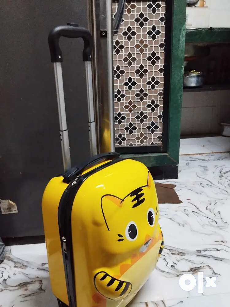 Cartoon bag deals olx