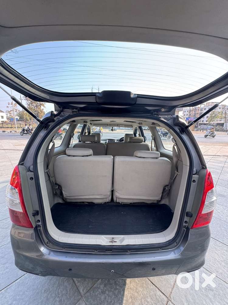 Toyota Innova 2.5 G (diesel) 8 Seater, 2014, Diesel