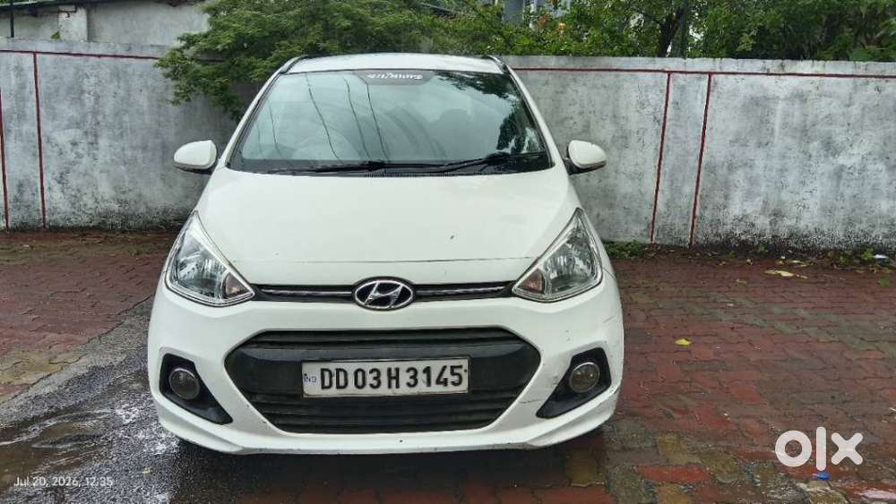 Hyundai Grand I10 Sportz, 2015, Petrol