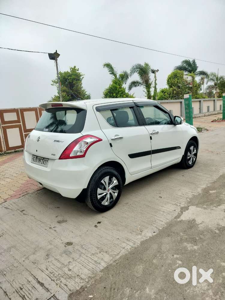 Maruti Suzuki Swift Vxi + Manual, 2014, Petrol