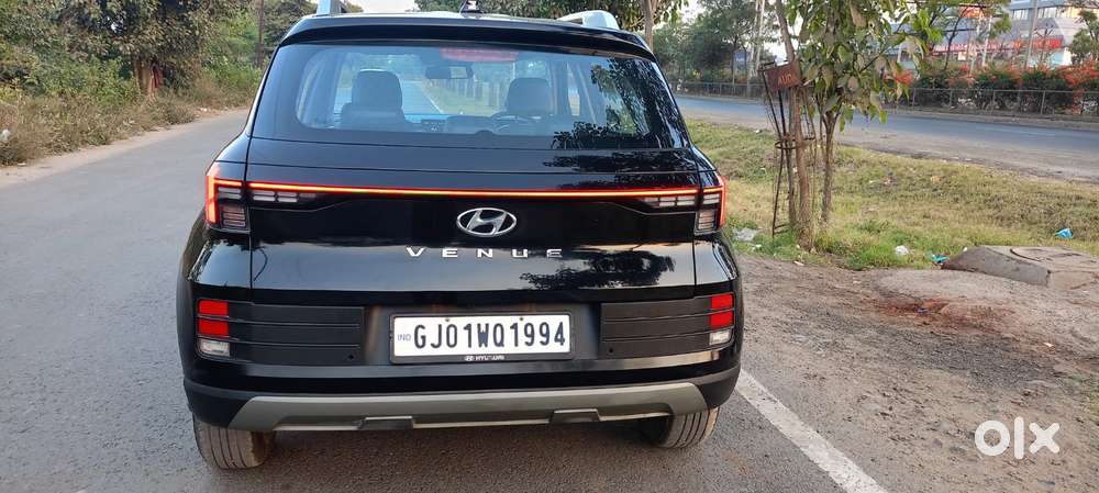 Hyundai Venue 1.2 S (o), 2024, Petrol