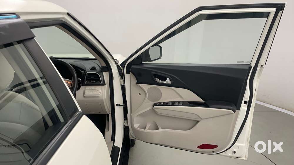Mahindra Xuv300 W8 Option, 2022, Petrol