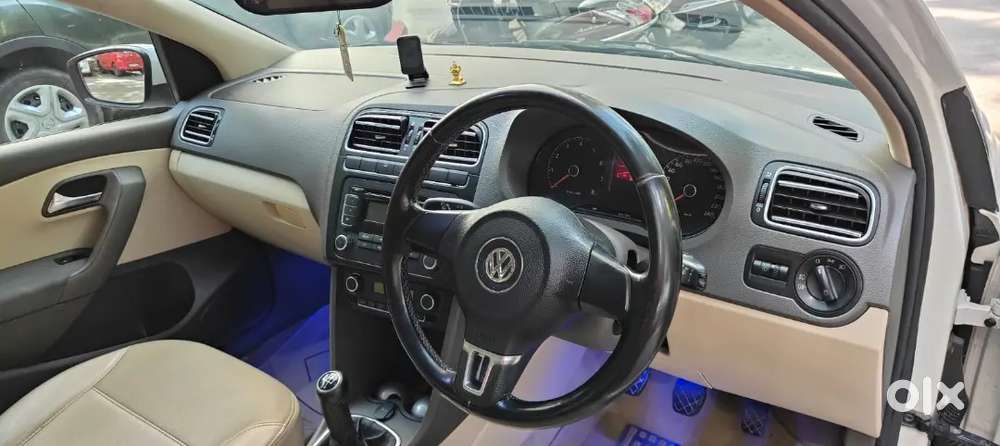 Volkswagen Vento 2012 Plus 16 Alloy8