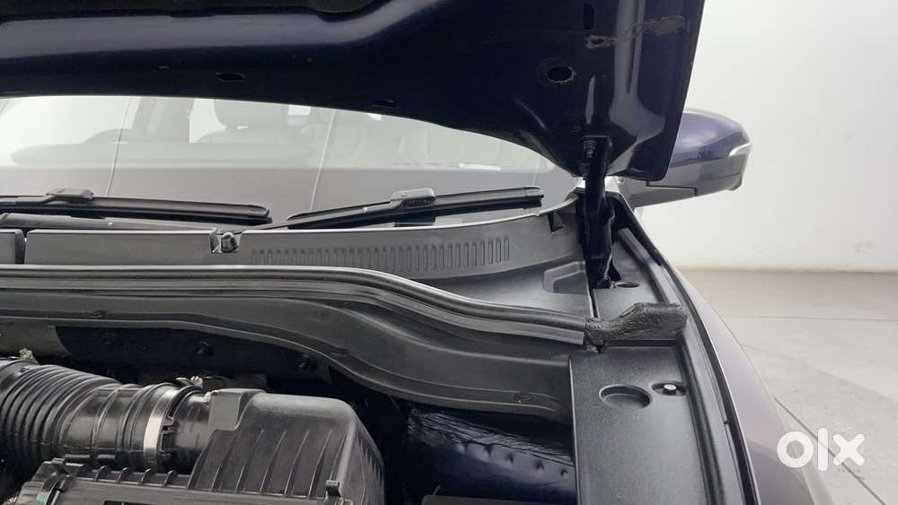 Mahindra Xuv700 2.0 Ax 7 Petrol At Str, 2022, Petrol