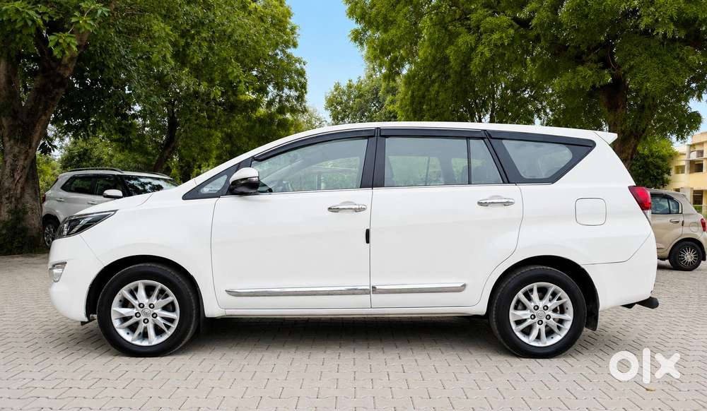 Toyota Innova Crysta 2.4 G Mt 8s, 2020, Diesel
