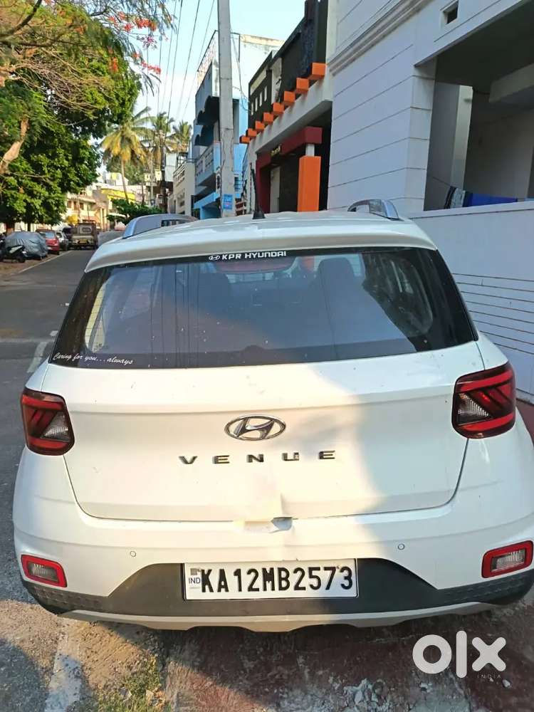 Hyundai Venue 2022 Petrol Well Maintained