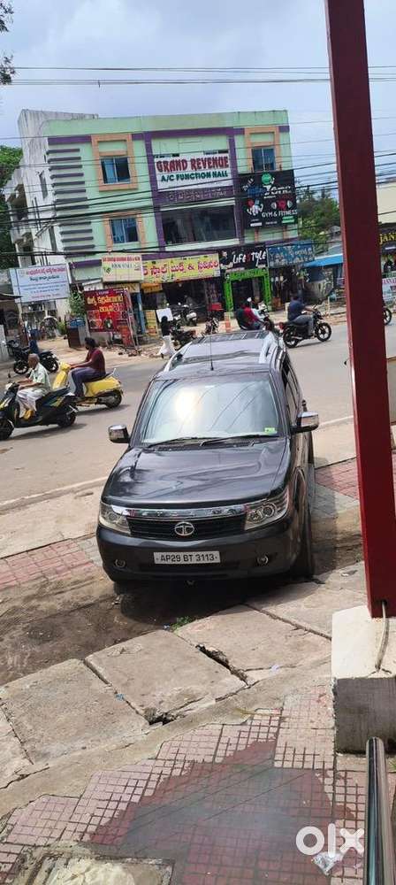 Tata Safari Storme 2012