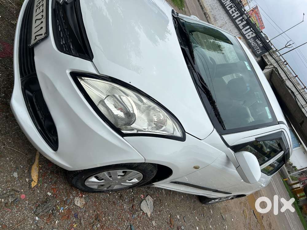 Maruti Suzuki Dzire 2017 Cng & Hybrids 75000 Km Driven