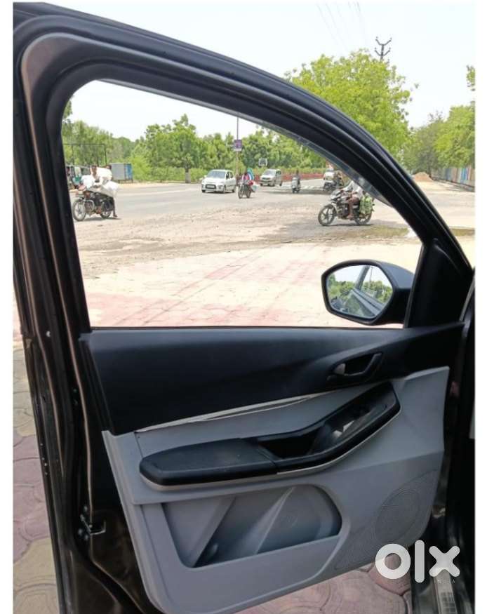 Tata Tiago, 2020, Petrol