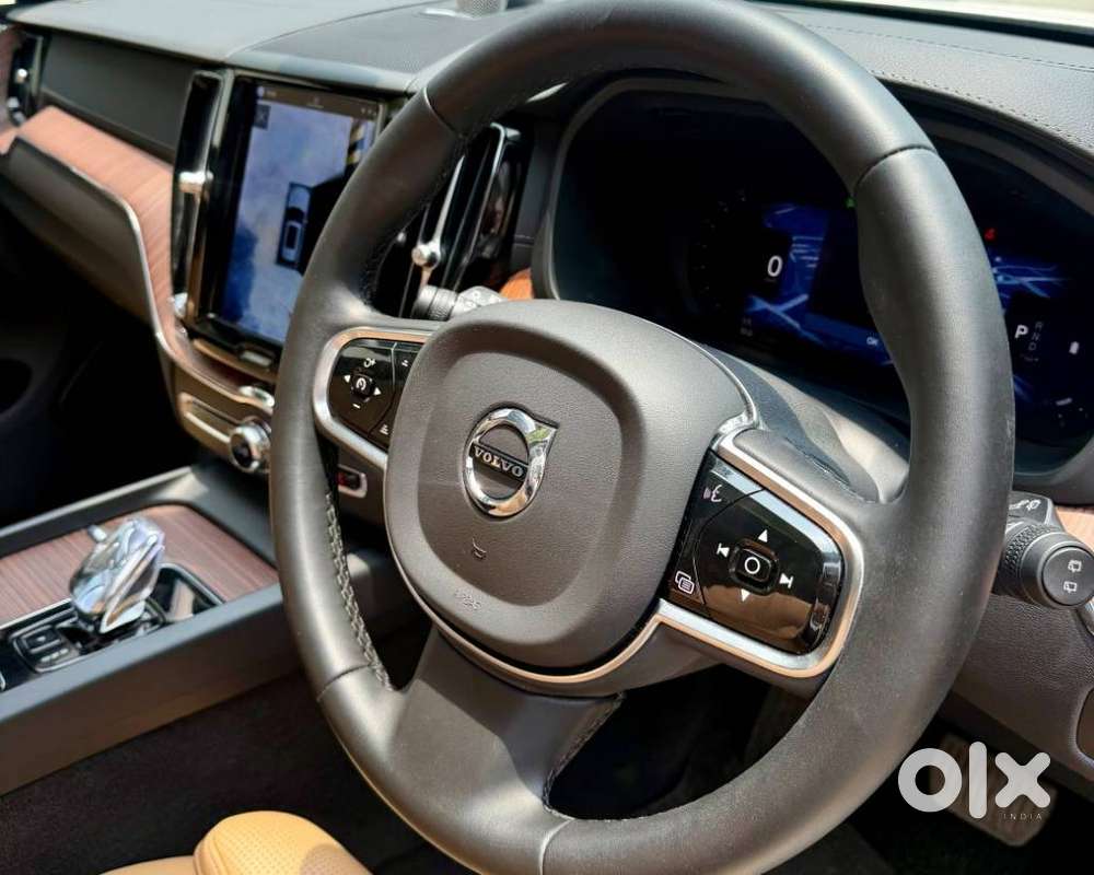 Volvo Xc60 Inscription D5, 2024, Petrol